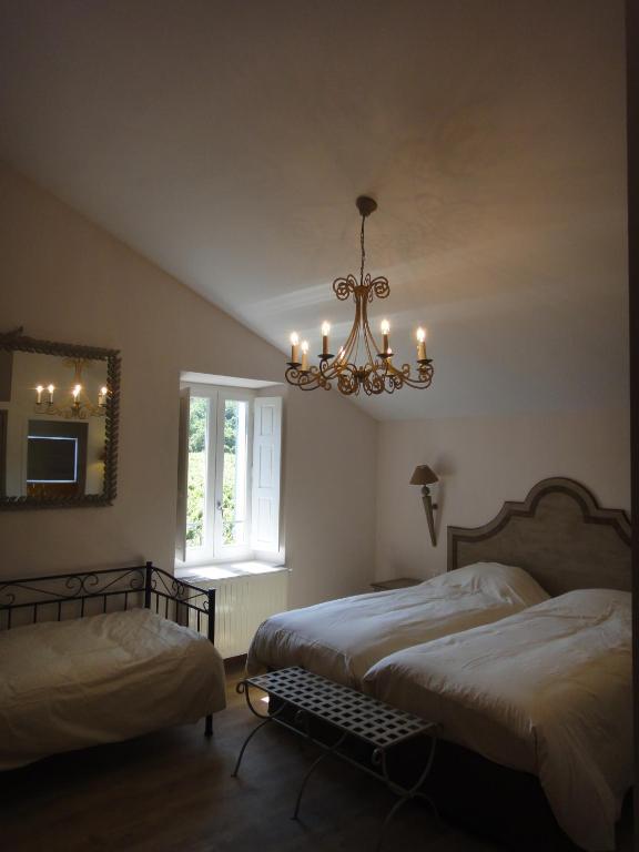 Les Terres De Saint Hilaire Bed & Breakfast Ollieres ห้อง รูปภาพ